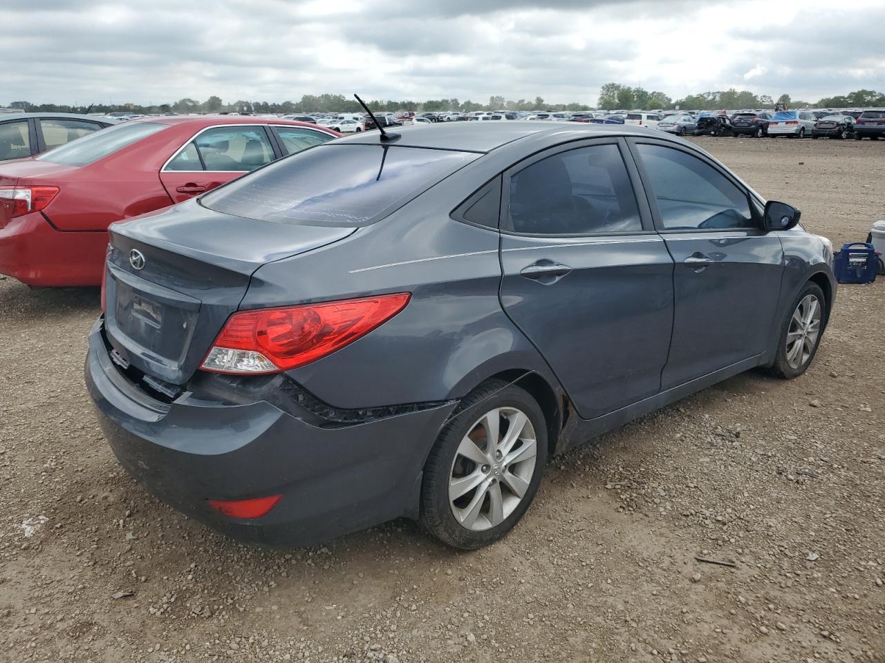 2012 Hyundai Accent Gls - Фото 3