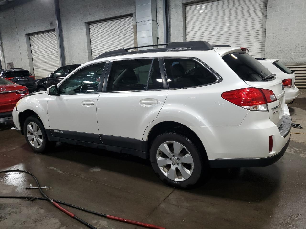 2011 Subaru Outback 2.5I Premium - Фото 2