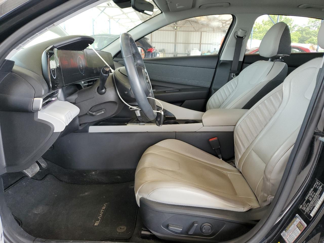 2021 Hyundai Elantra Limited - Image 7