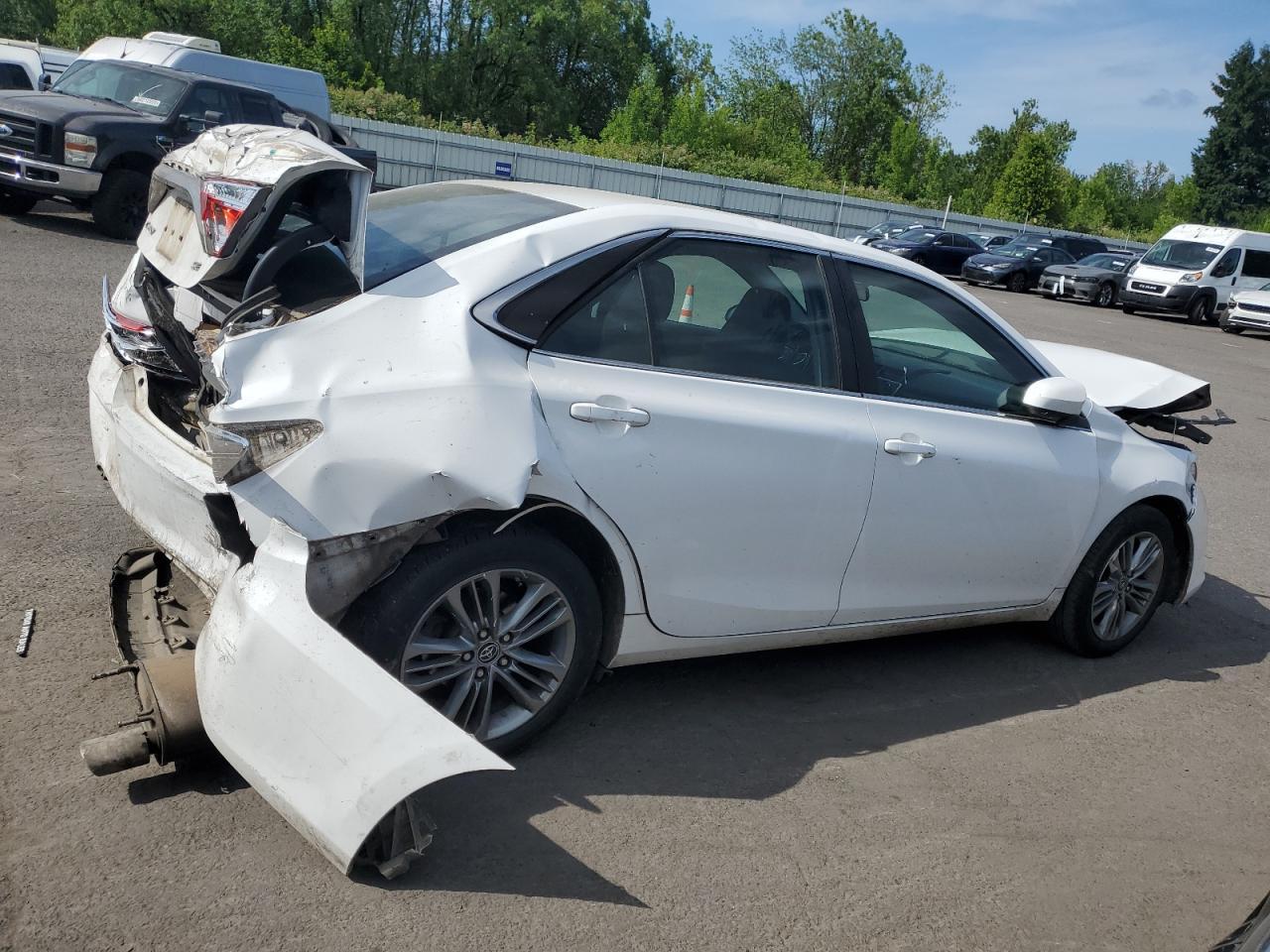 2015 Toyota Camry Le - Фото 3