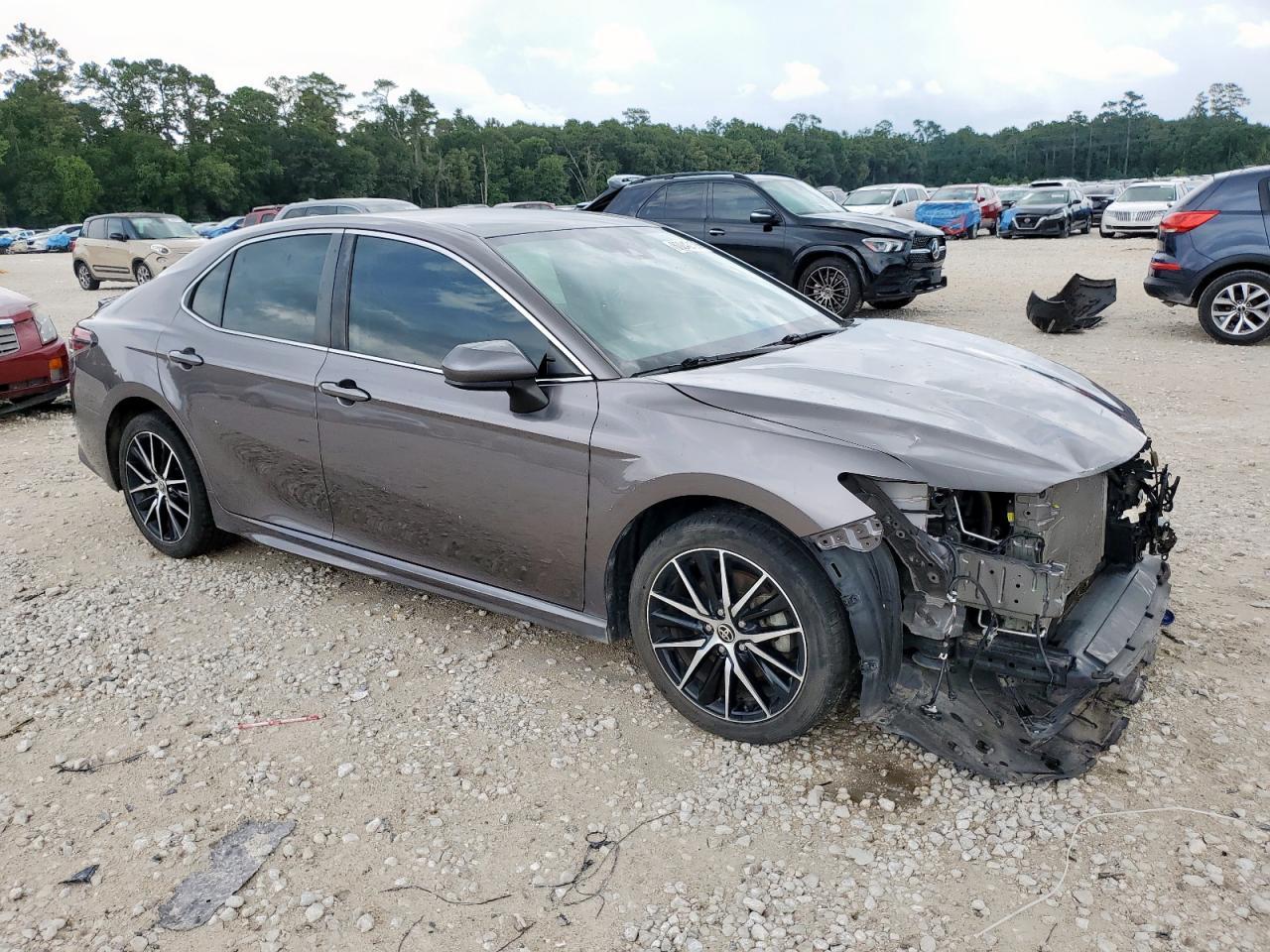 2021 Toyota Camry Se - Image 4