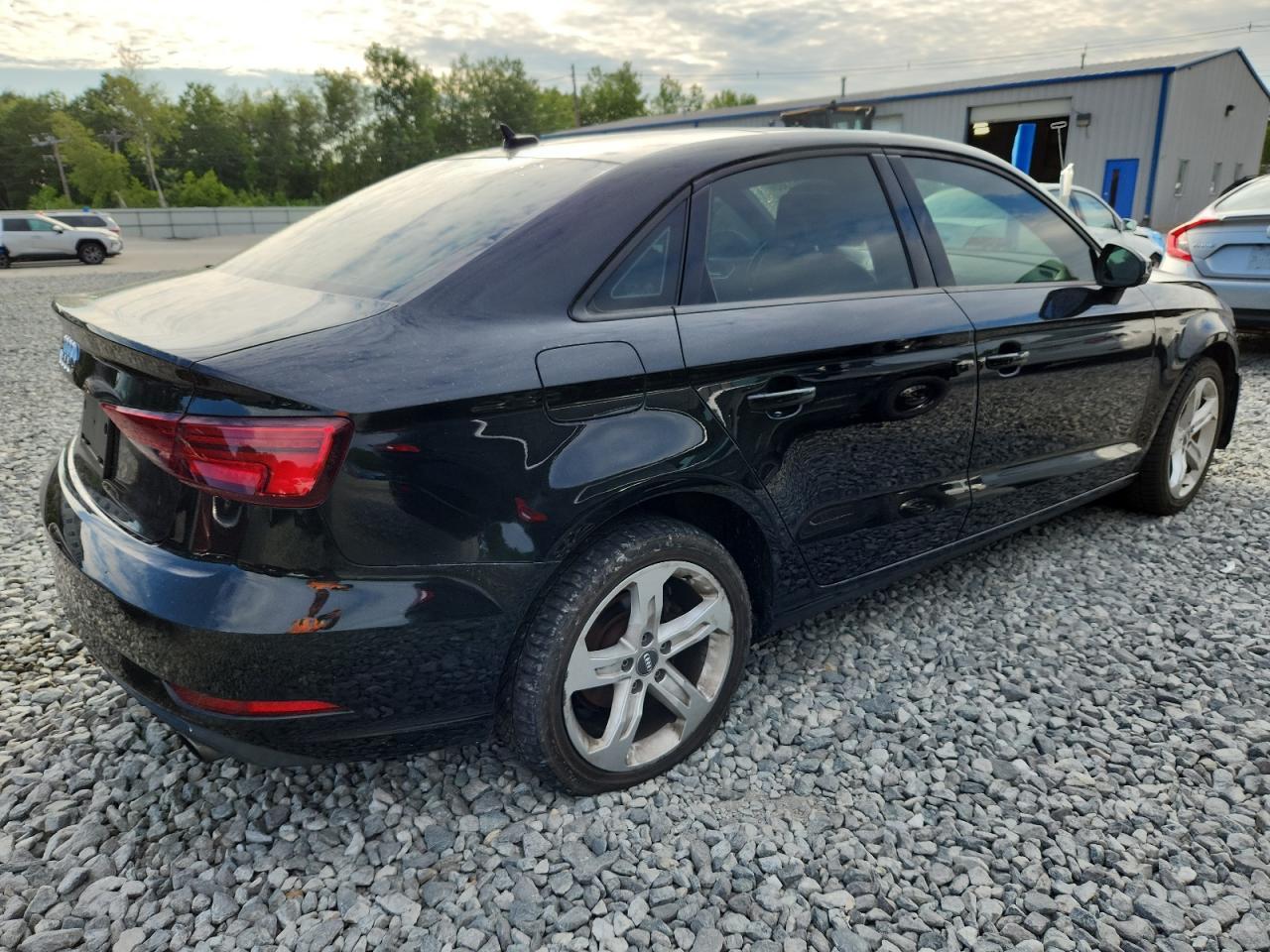 2017 Audi A3 Premium - Фото 3