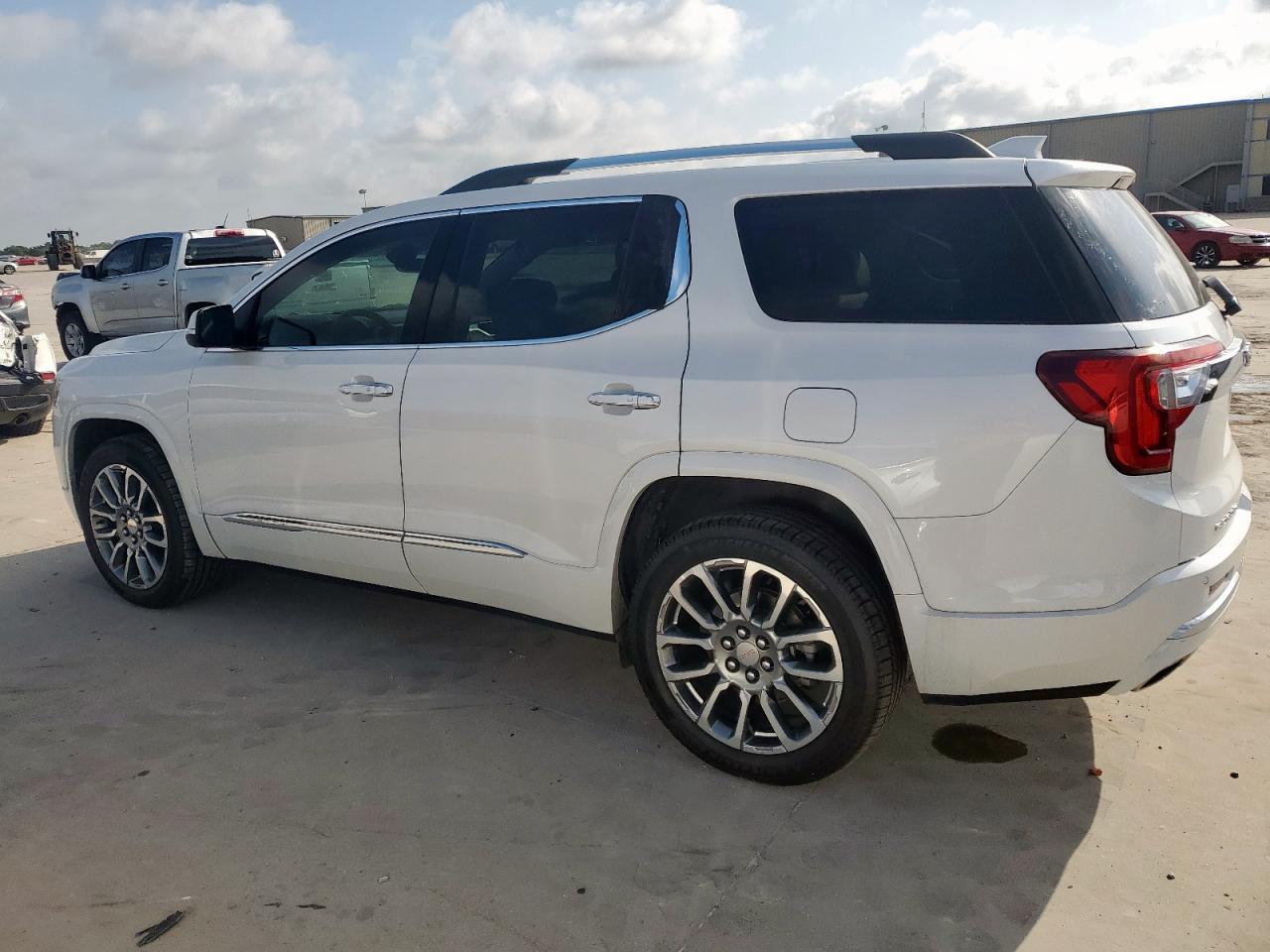 2023 GMC Acadia Denali - Фото 2