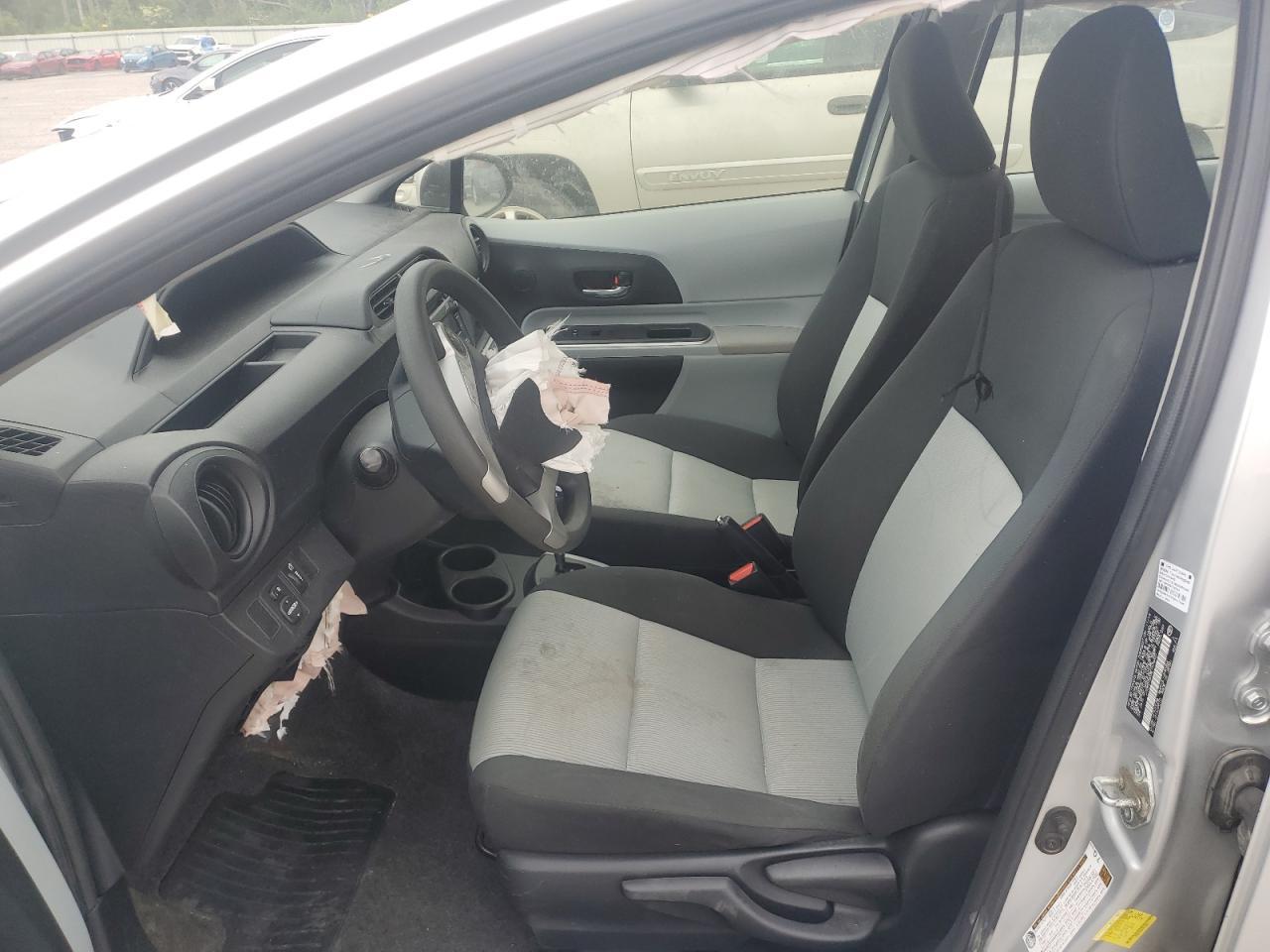 2014 Toyota Prius C - Image 7