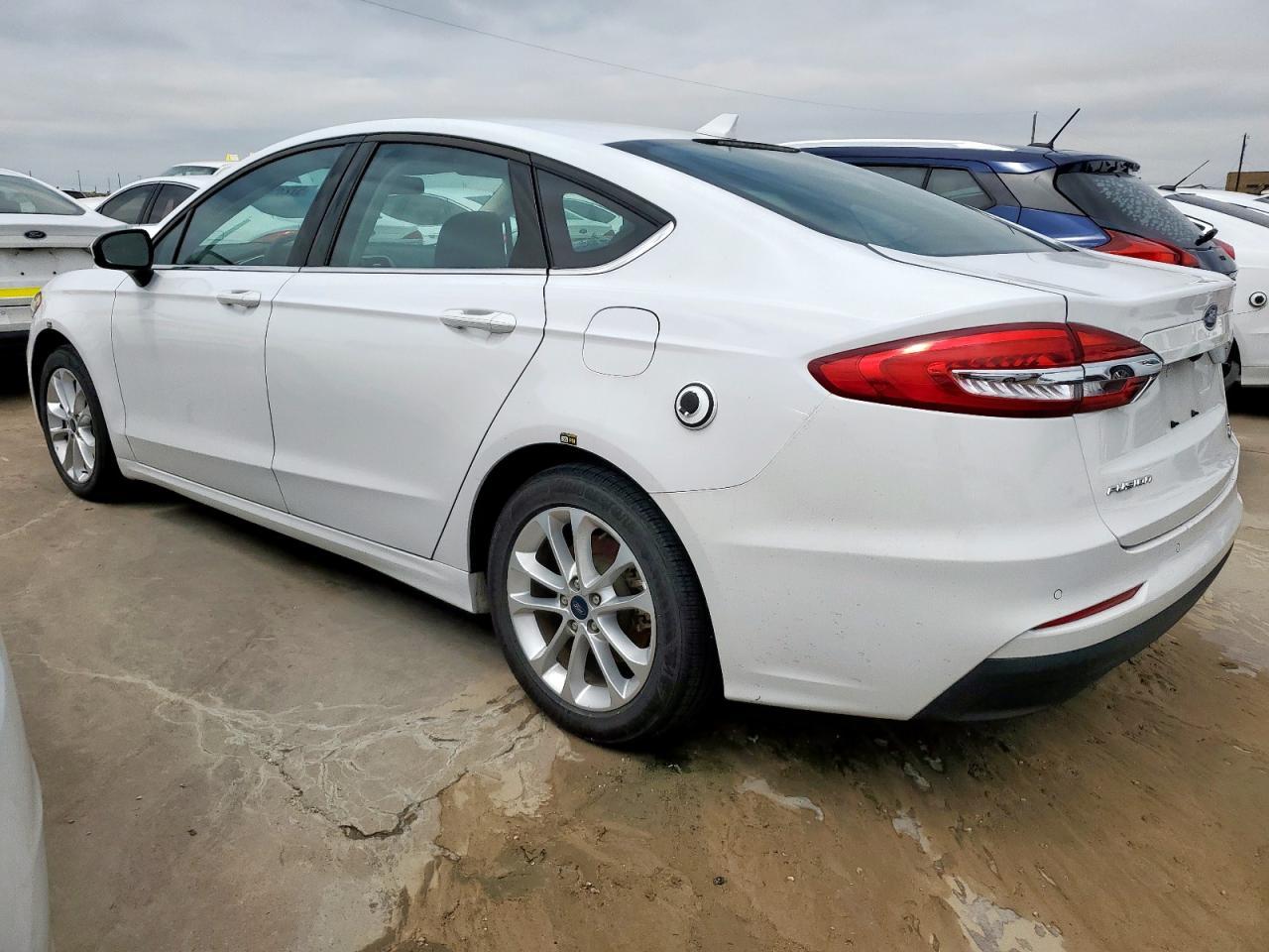 2020 Ford Fusion Se - Фото 2