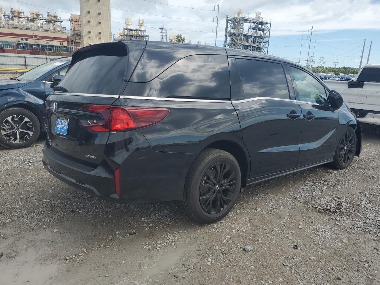 2025 Honda Odyssey Sport-L - Image 3