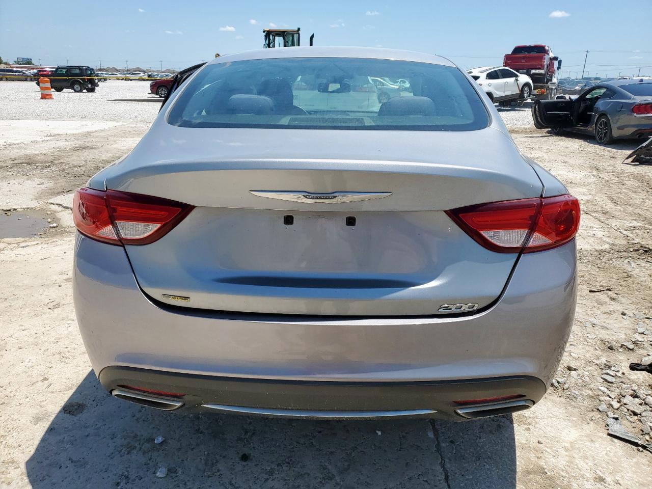 2015 Chrysler 200 Limited - Фото 6