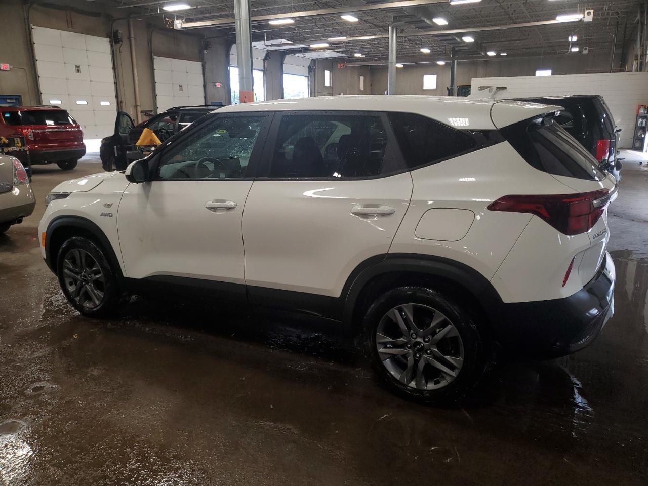 2023 Kia Seltos Lx - Image 2