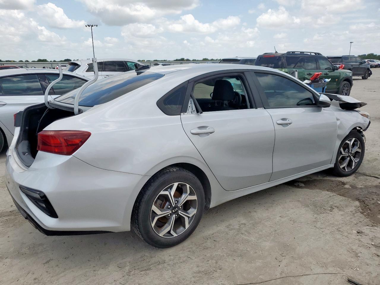 2021 Kia Forte Fe - Фото 3