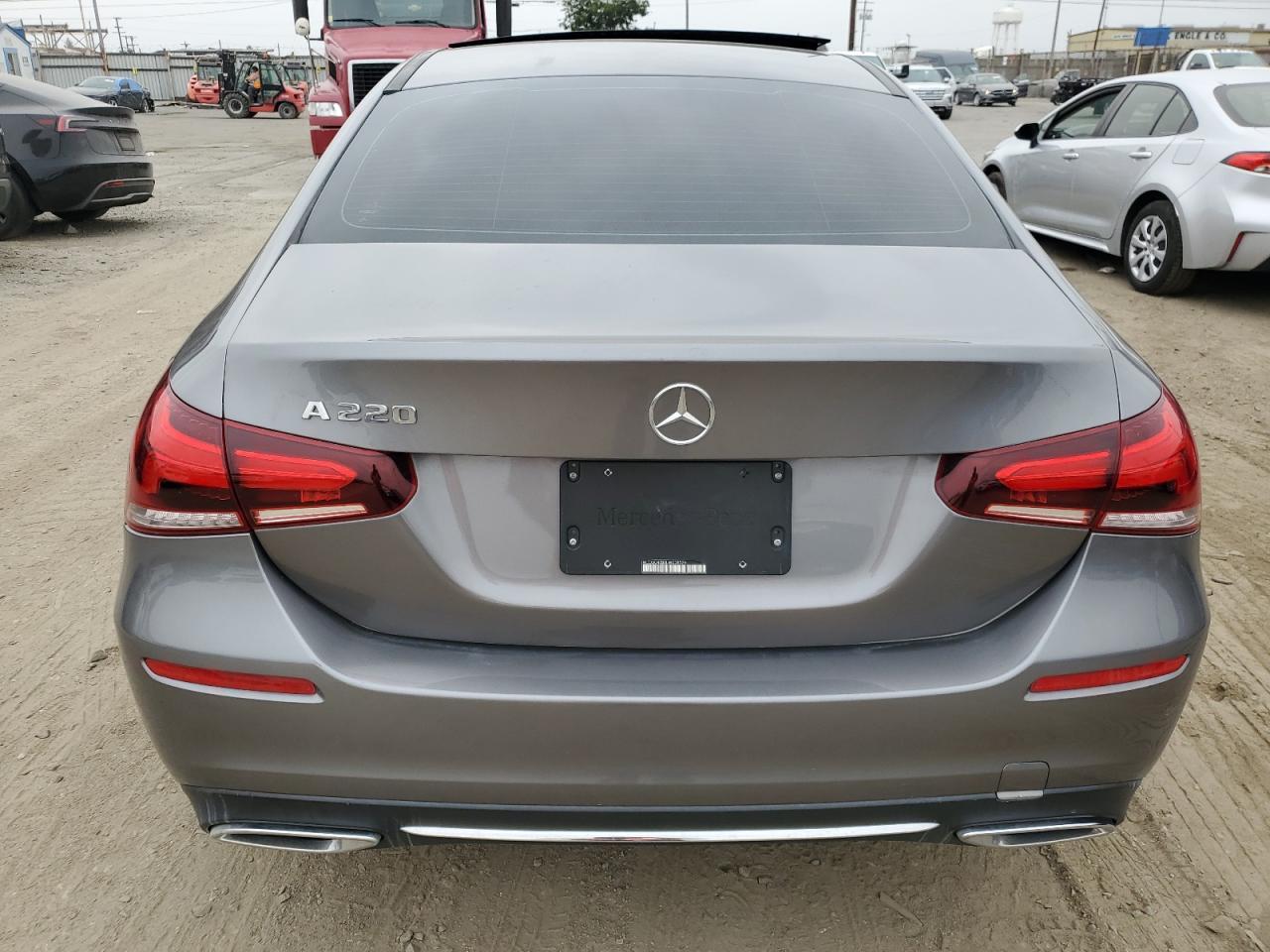 2020 Mercedes-Benz A 220 - Фото 6