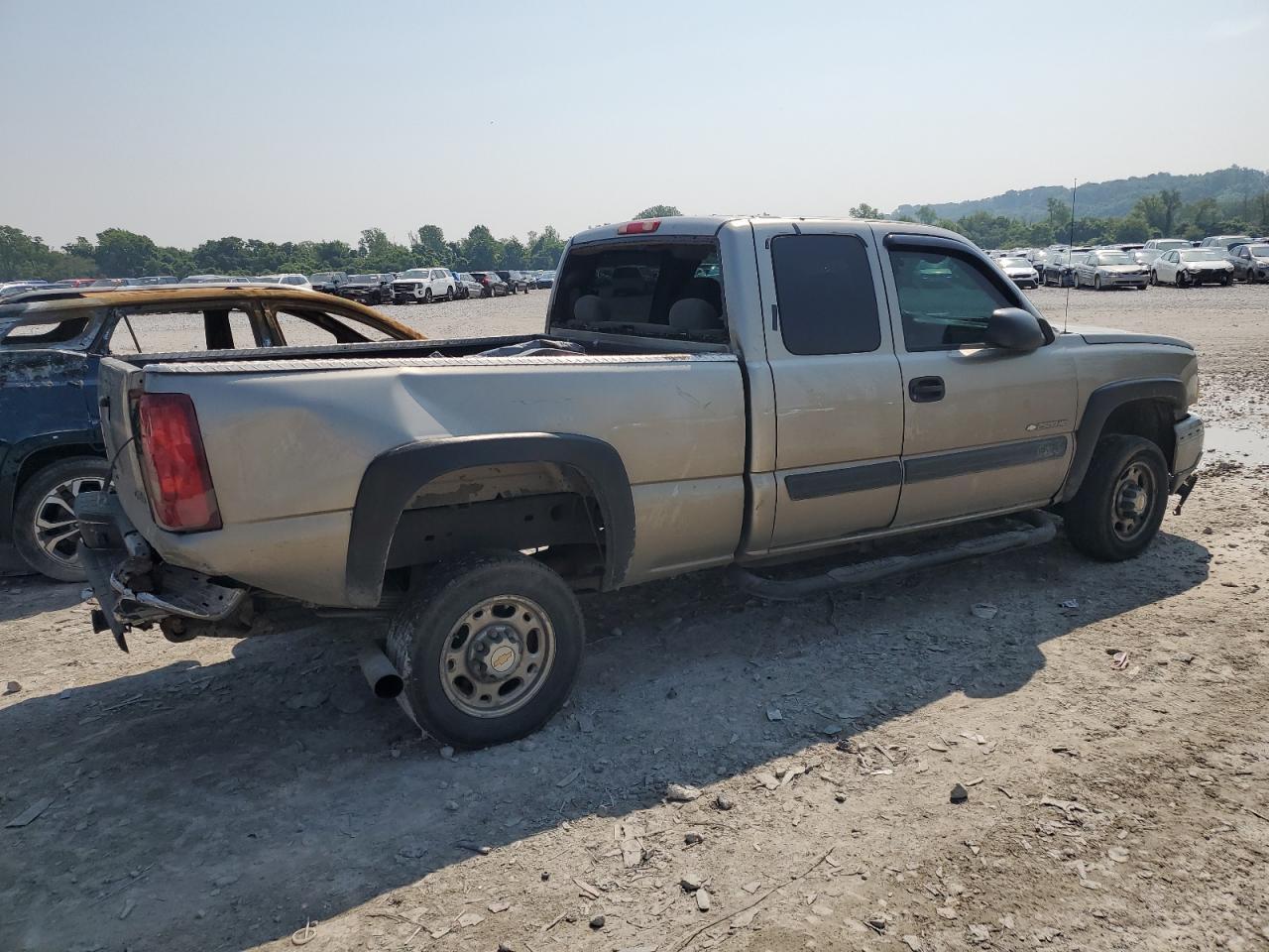 2003 Chevrolet Silverado C2500 Heavy Duty - Фото 3