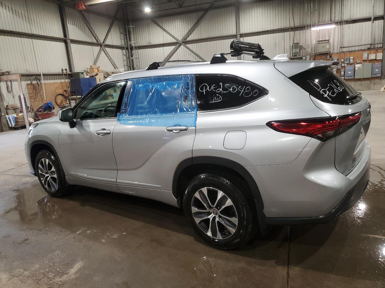 2021 Toyota Highlander Xle - Фото 2