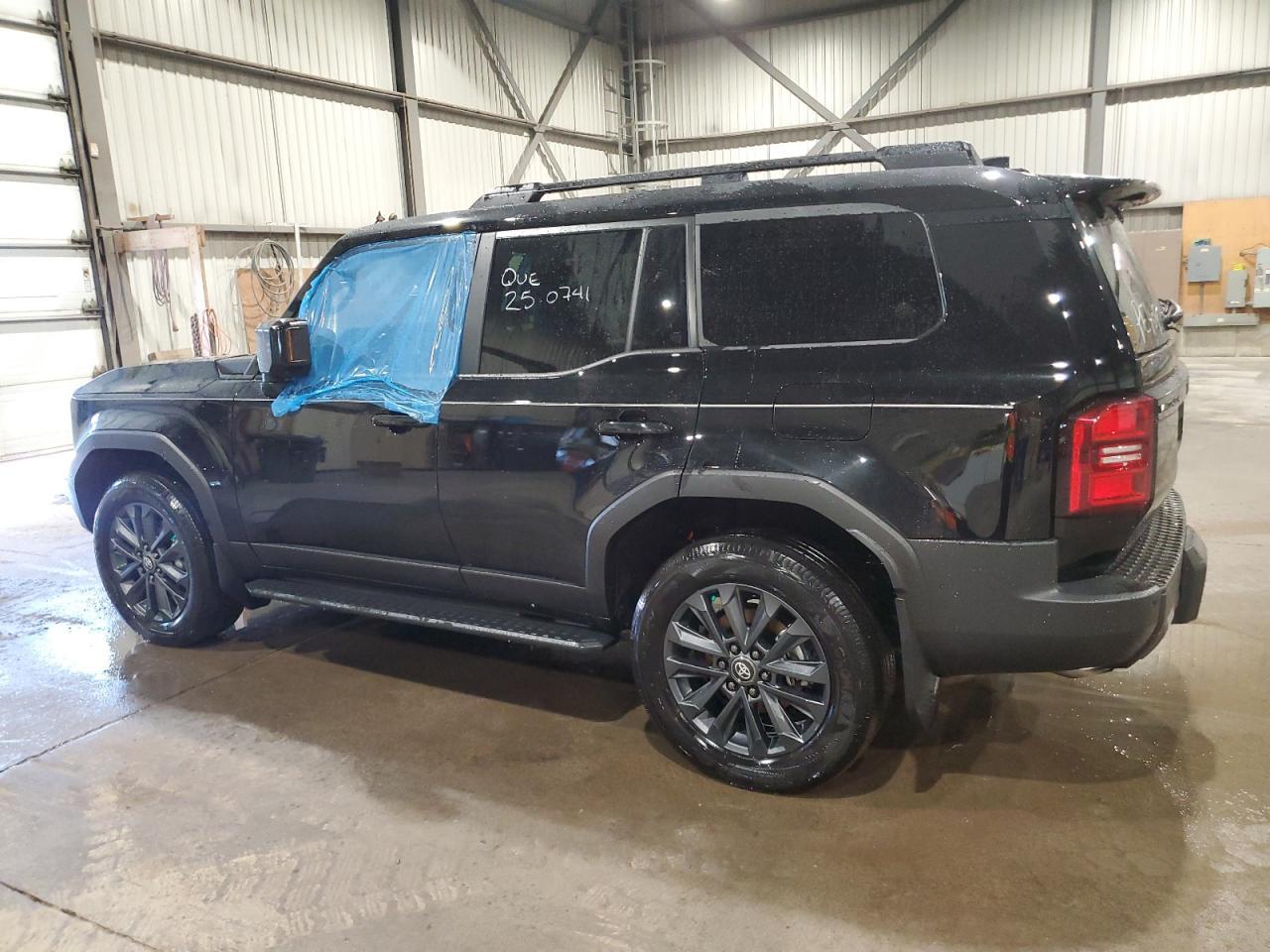 2025 Toyota Land Cruiser Base - Фото 2