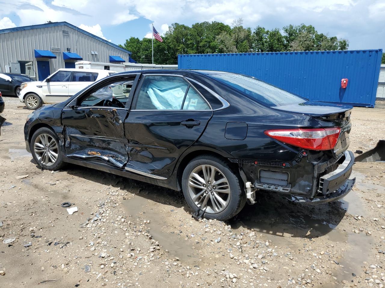 2017 Toyota Camary - Фото 2