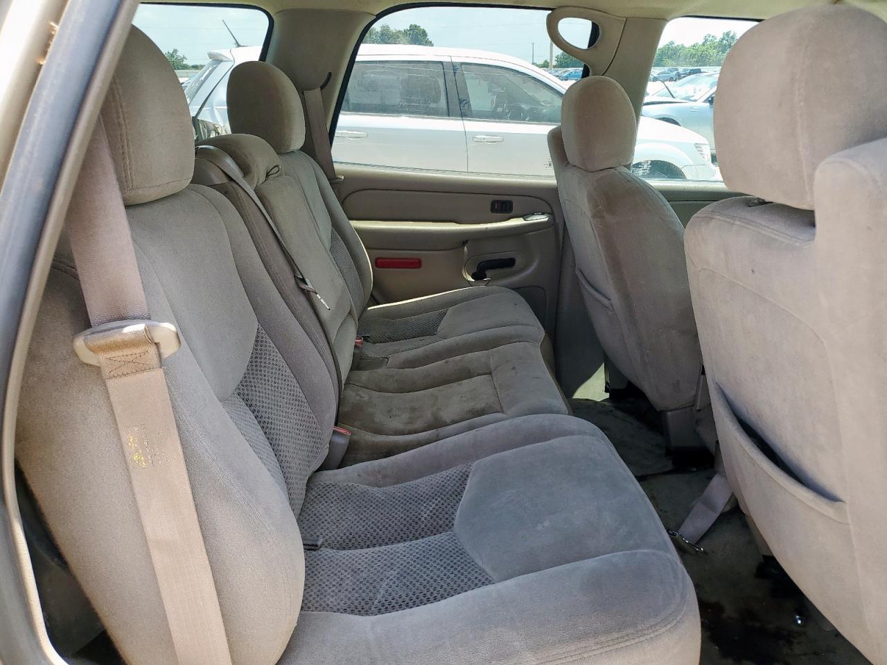 2005 Chevrolet Tahoe C1500 - Image 4