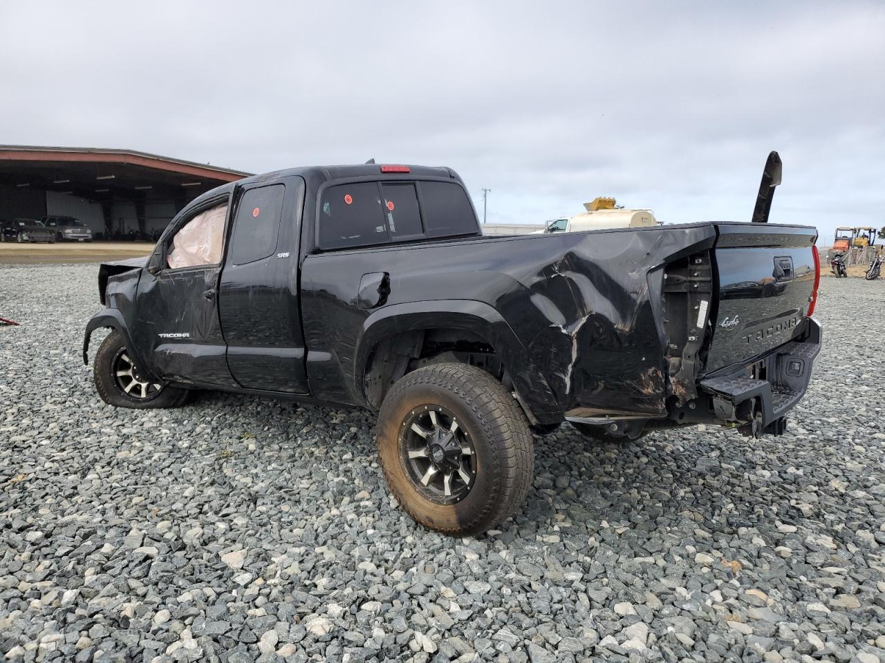 2017 Toyota Tacoma Access Cab - Фото 2