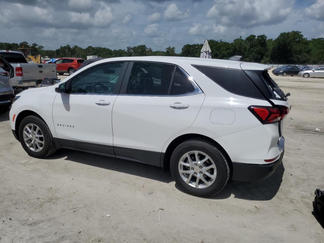 2024 Chevrolet Equinox Lt - Image 2