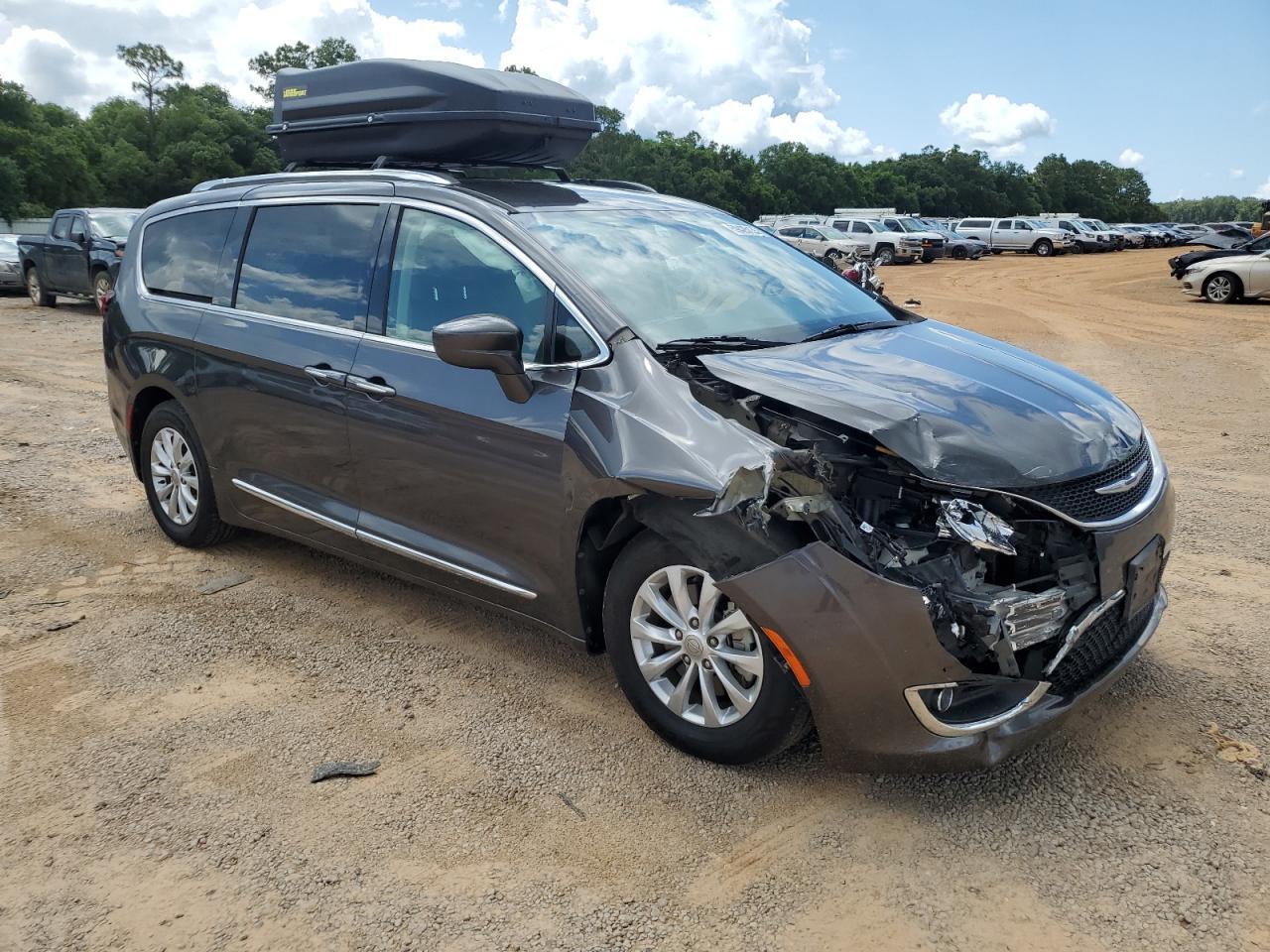 2018 Chrysler Pacifica Touring L - Фото 4