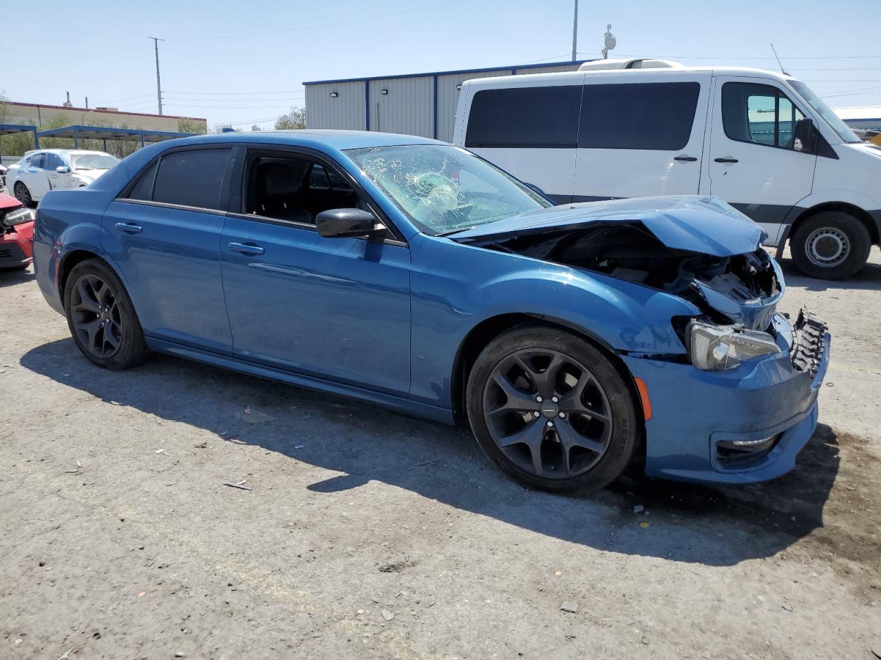 2020 Chrysler 300 Touring - Фото 4