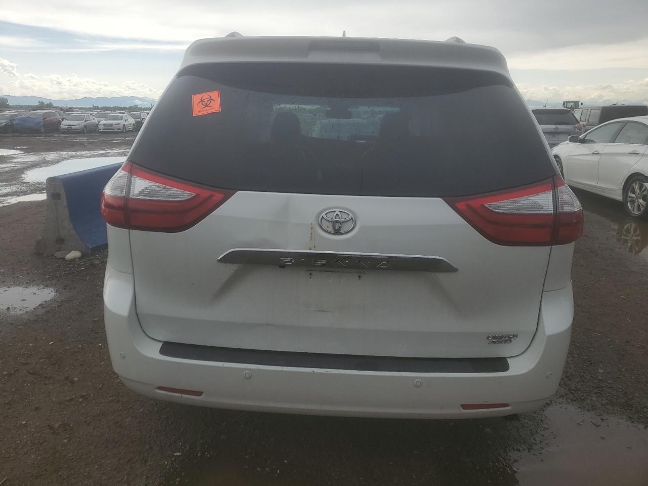 2015 Toyota Sienna Xle - Фото 6