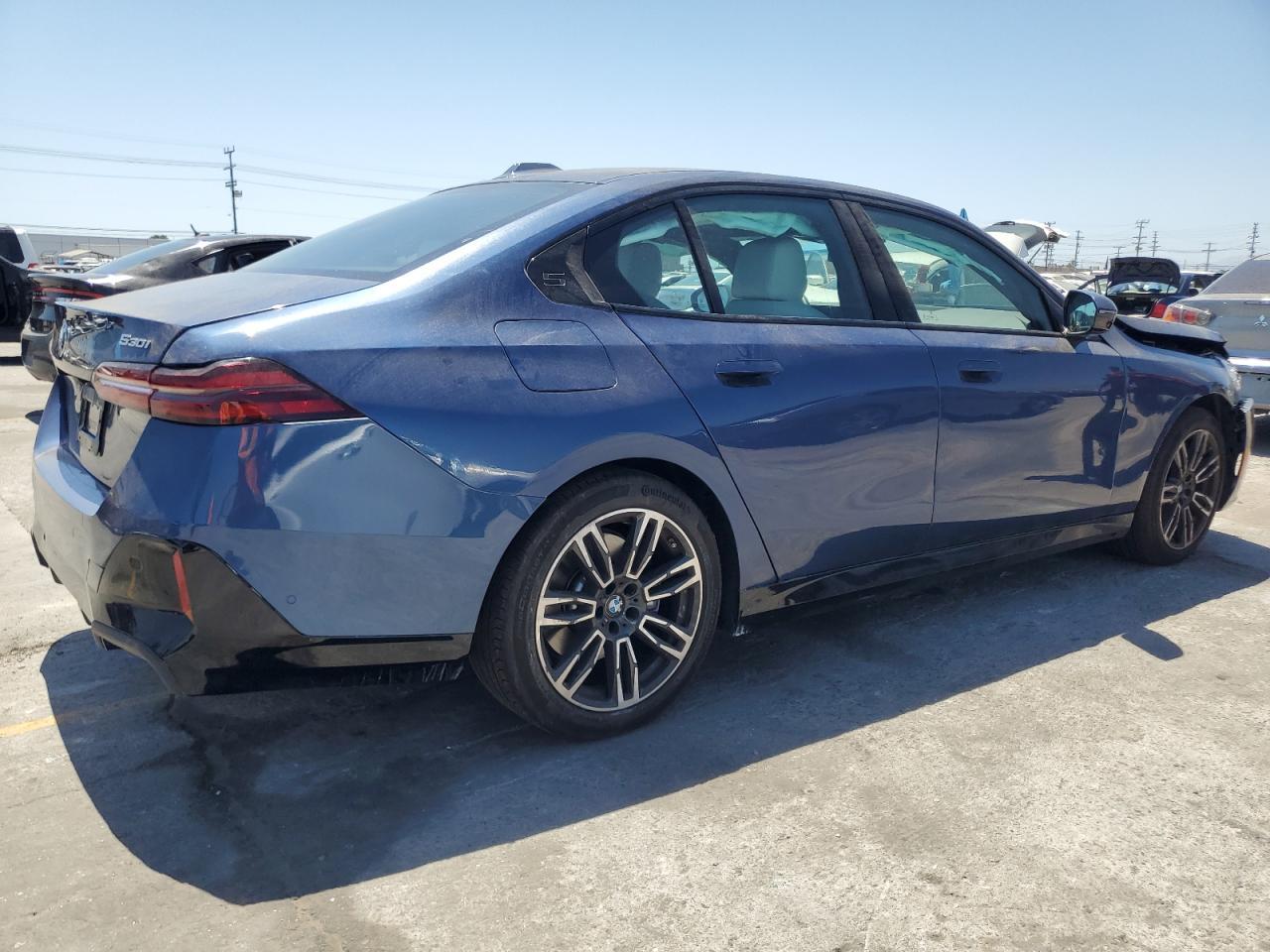 2024 BMW 530 I - Фото 3