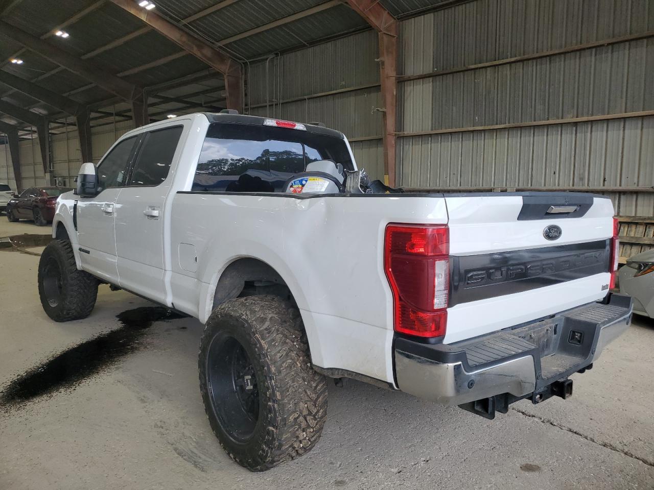 2022 Ford F250 Super Duty - Image 2