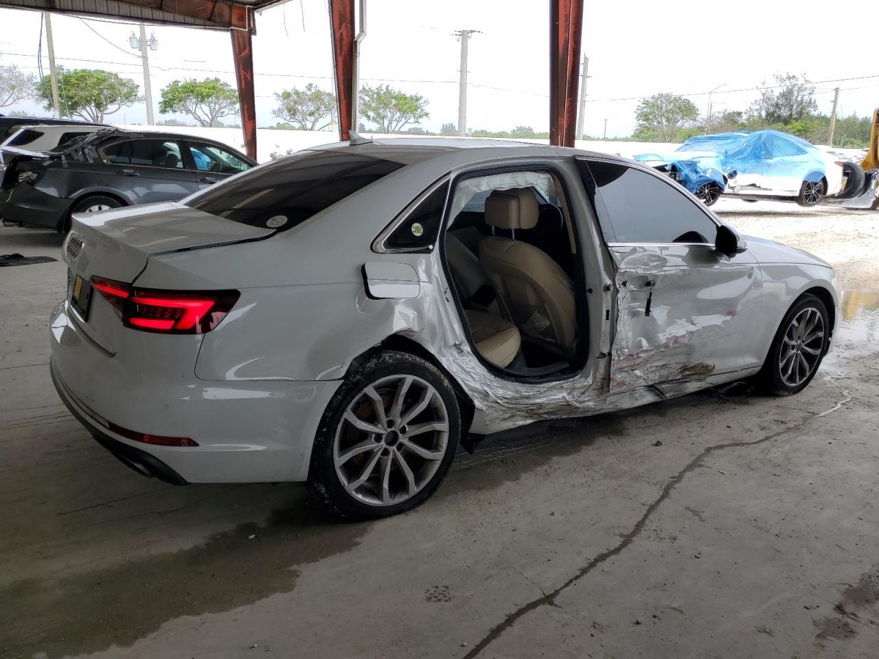 2019 Audi A4 Premium - Фото 3