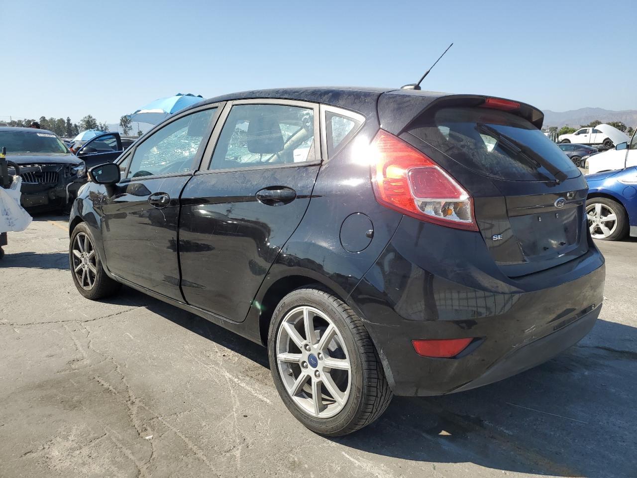 2016 Ford Fiesta Se - Image 2