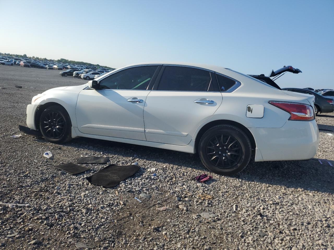 2015 Nissan Altima 2.5 - Фото 2