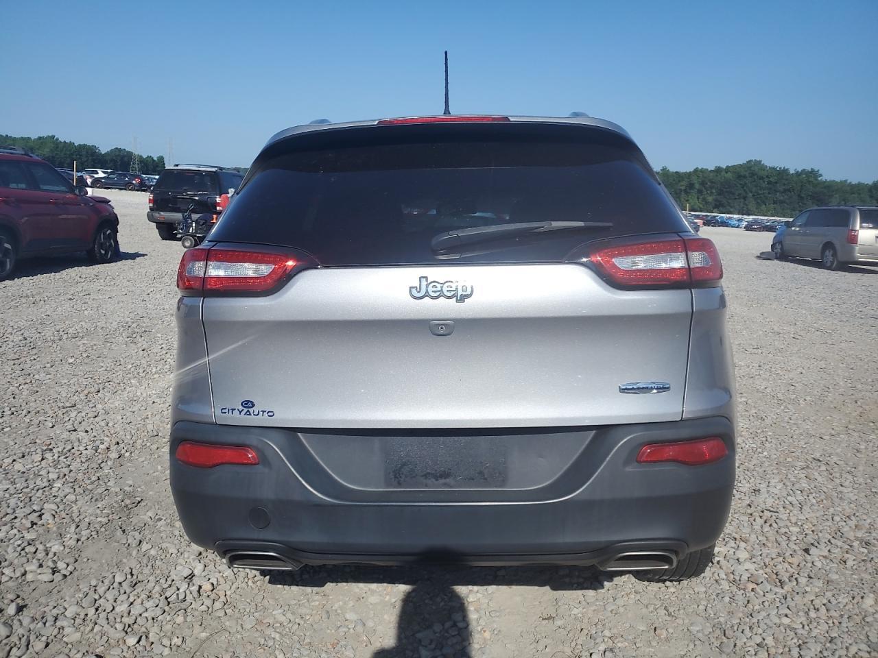2017 Jeep Cherokee Latitude - Image 6