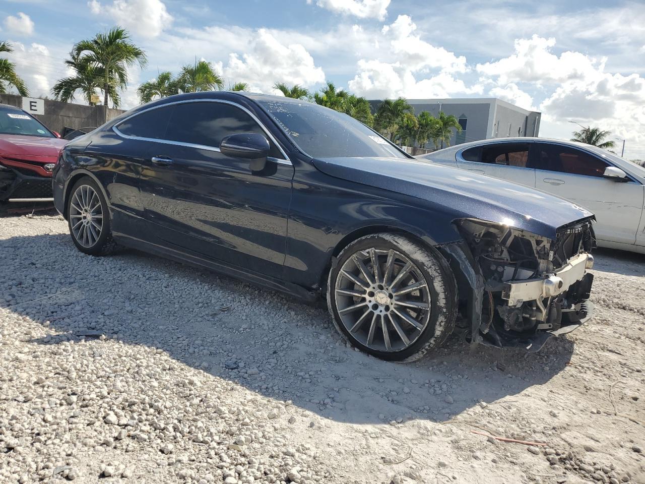 2017 Mercedes-Benz C 300 - Фото 4