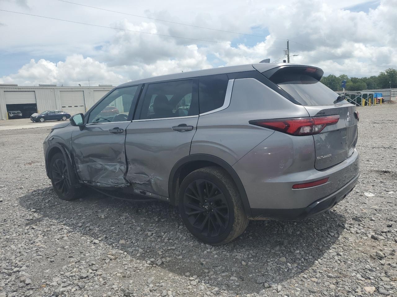 2022 Mitsubishi Outlander Se - Фото 2