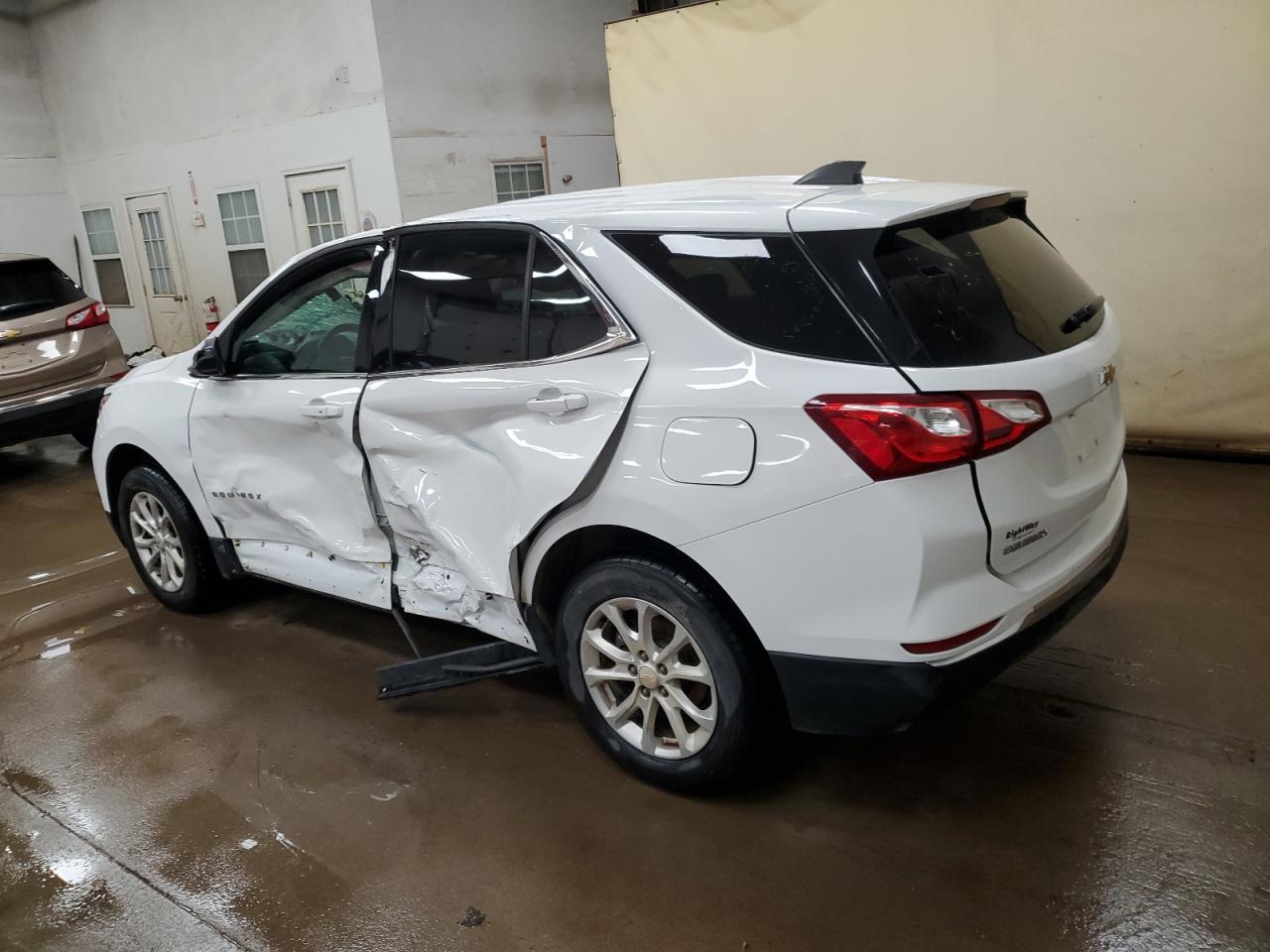2020 Chevrolet Equinox Lt - Image 2