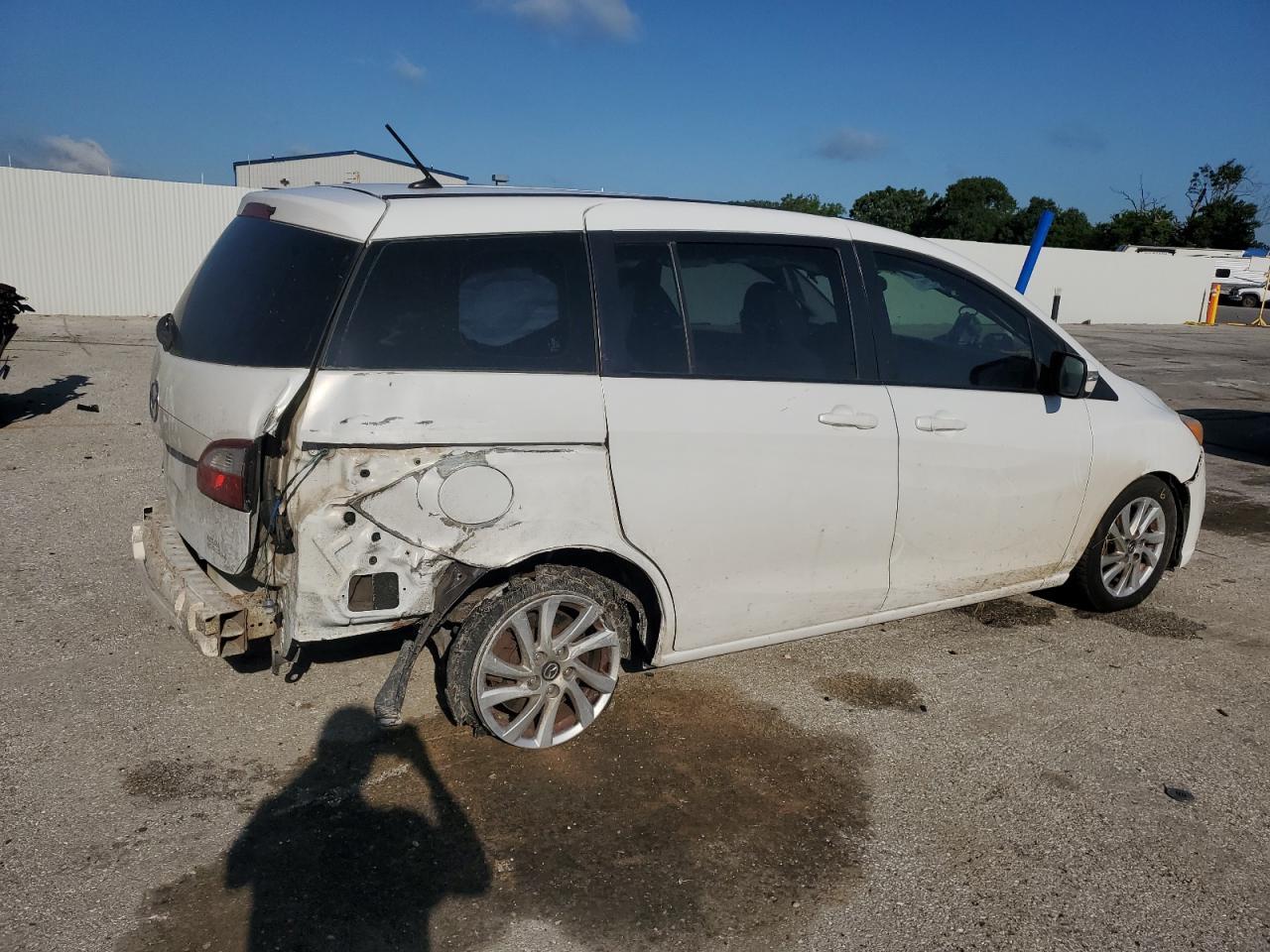 2013 Mazda 5 - Image 3