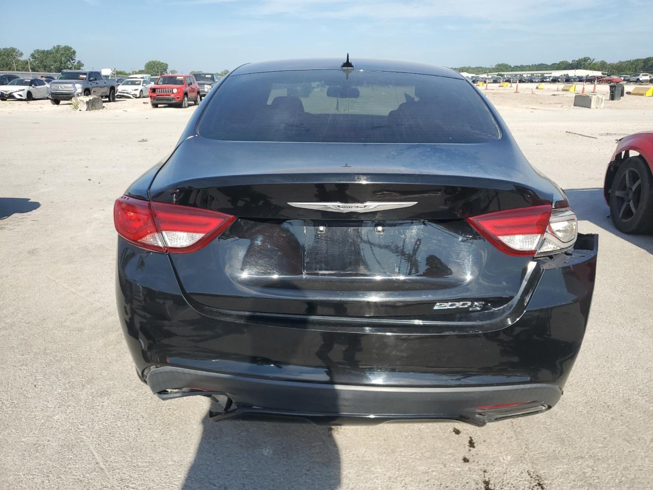 2015 Chrysler 200 S - Image 6