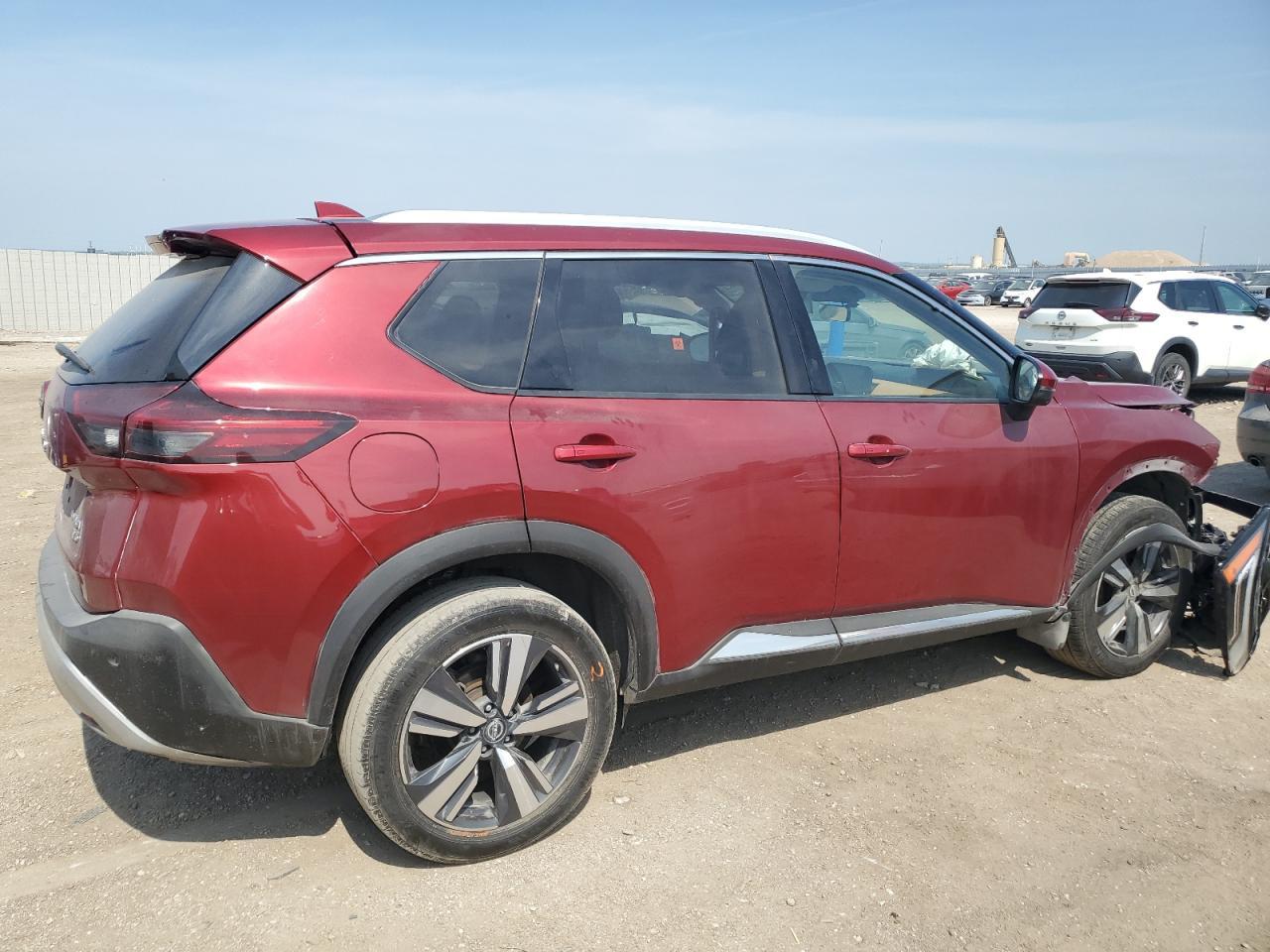 2022 Nissan Rogue Platinum - Image 3