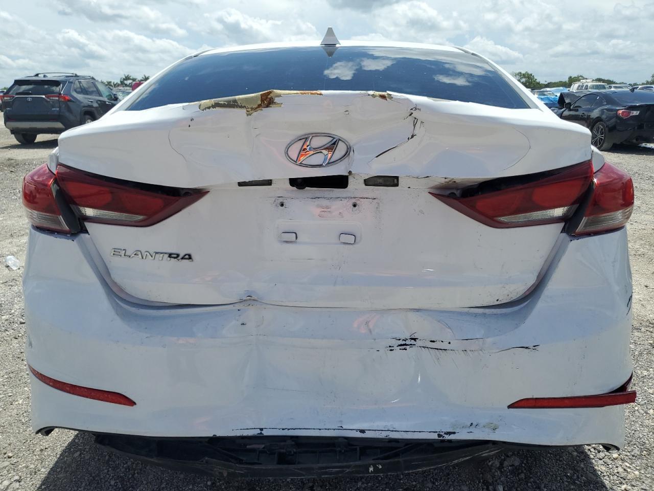 2017 Hyundai Elantra Se - Фото 6