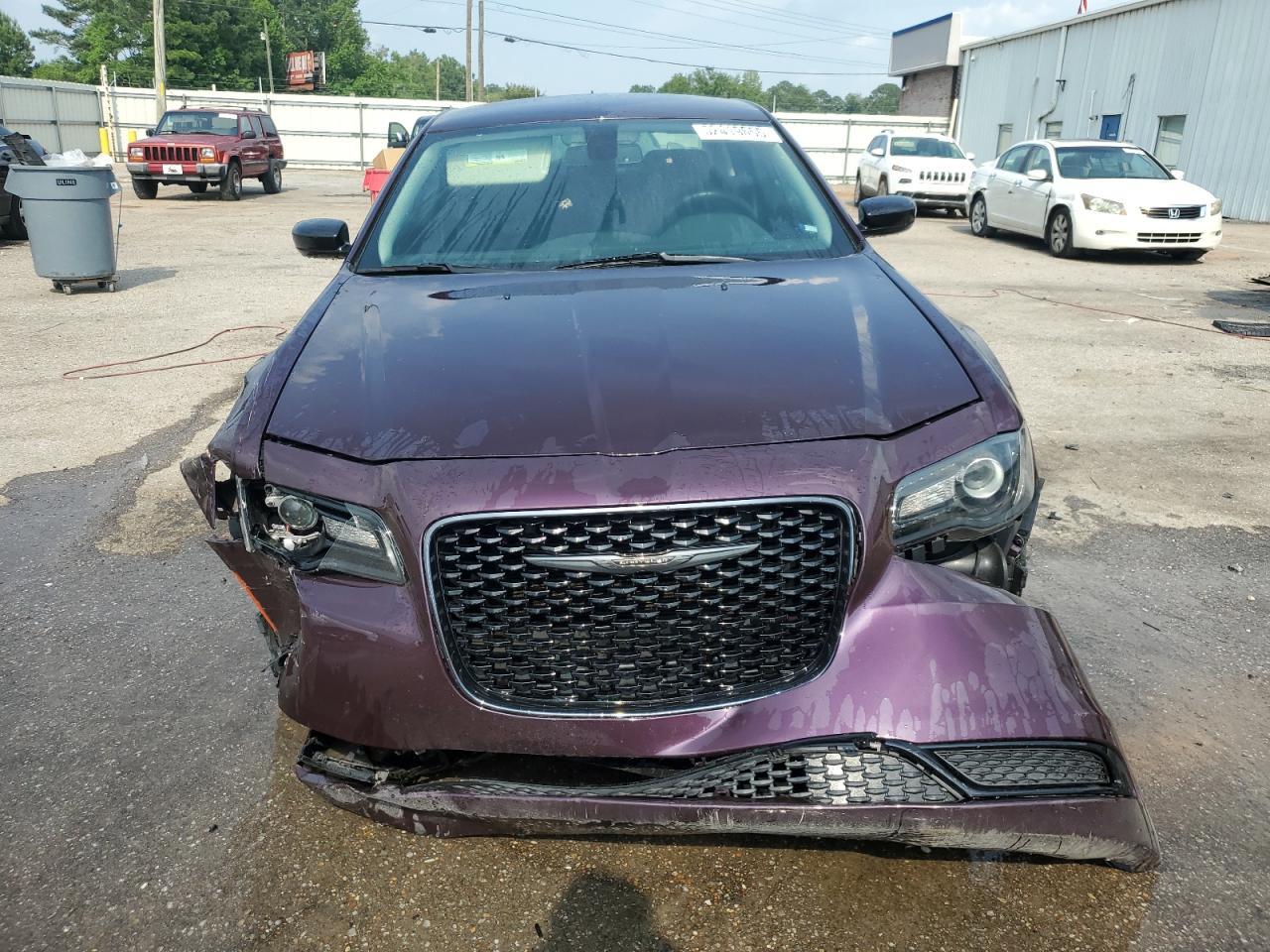 2021 Chrysler 300 Touring - Image 5