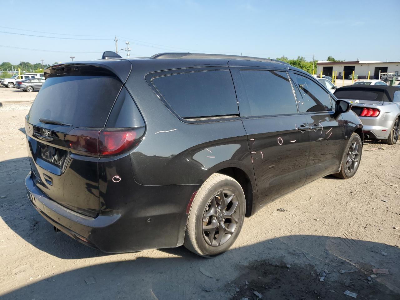 2020 Chrysler Pacifica Touring L Plus - Фото 3