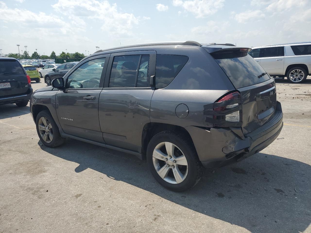 2016 Jeep Compass Sport - Фото 2