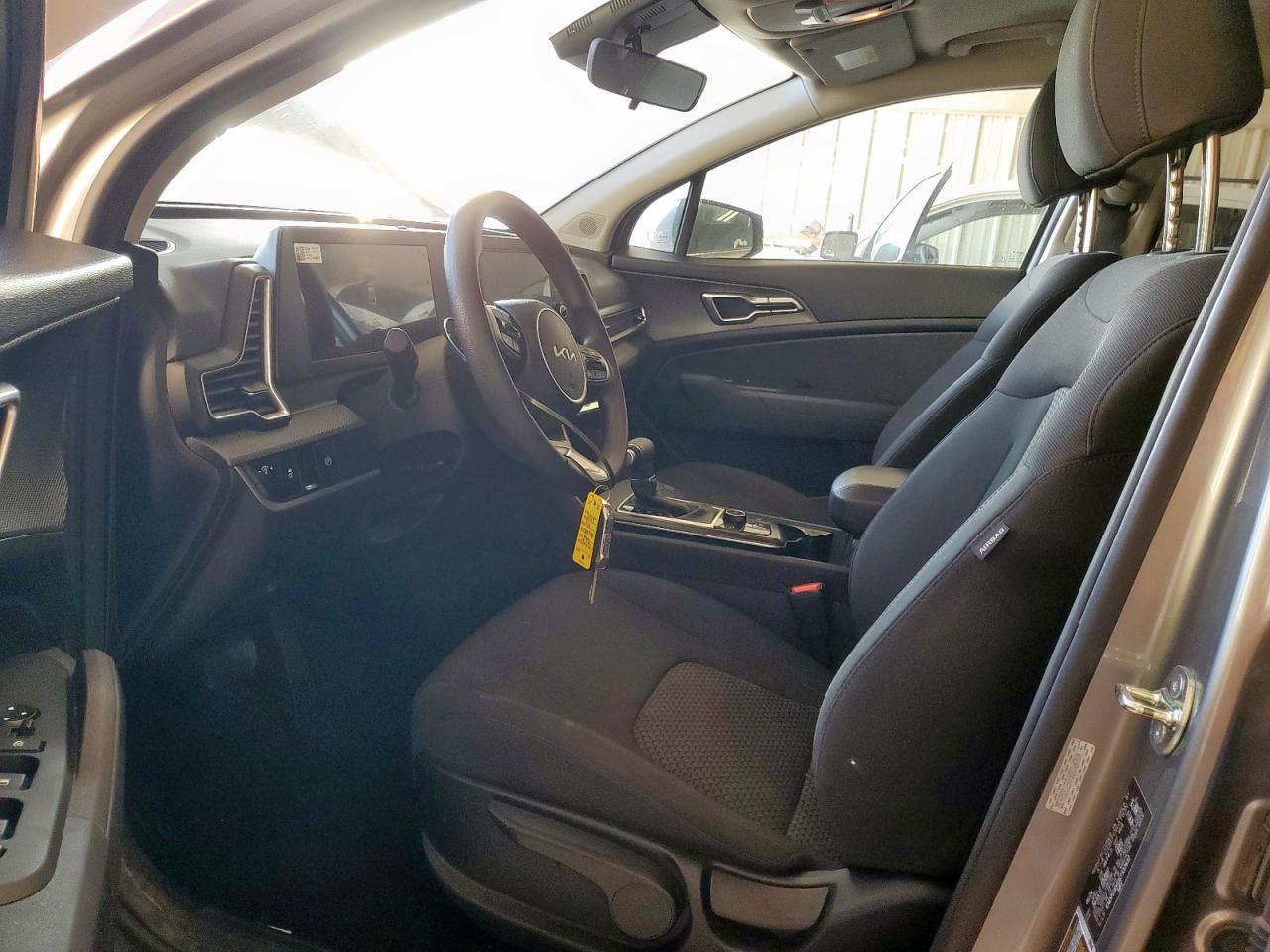 2025 Kia Sportage Lx - Image 7