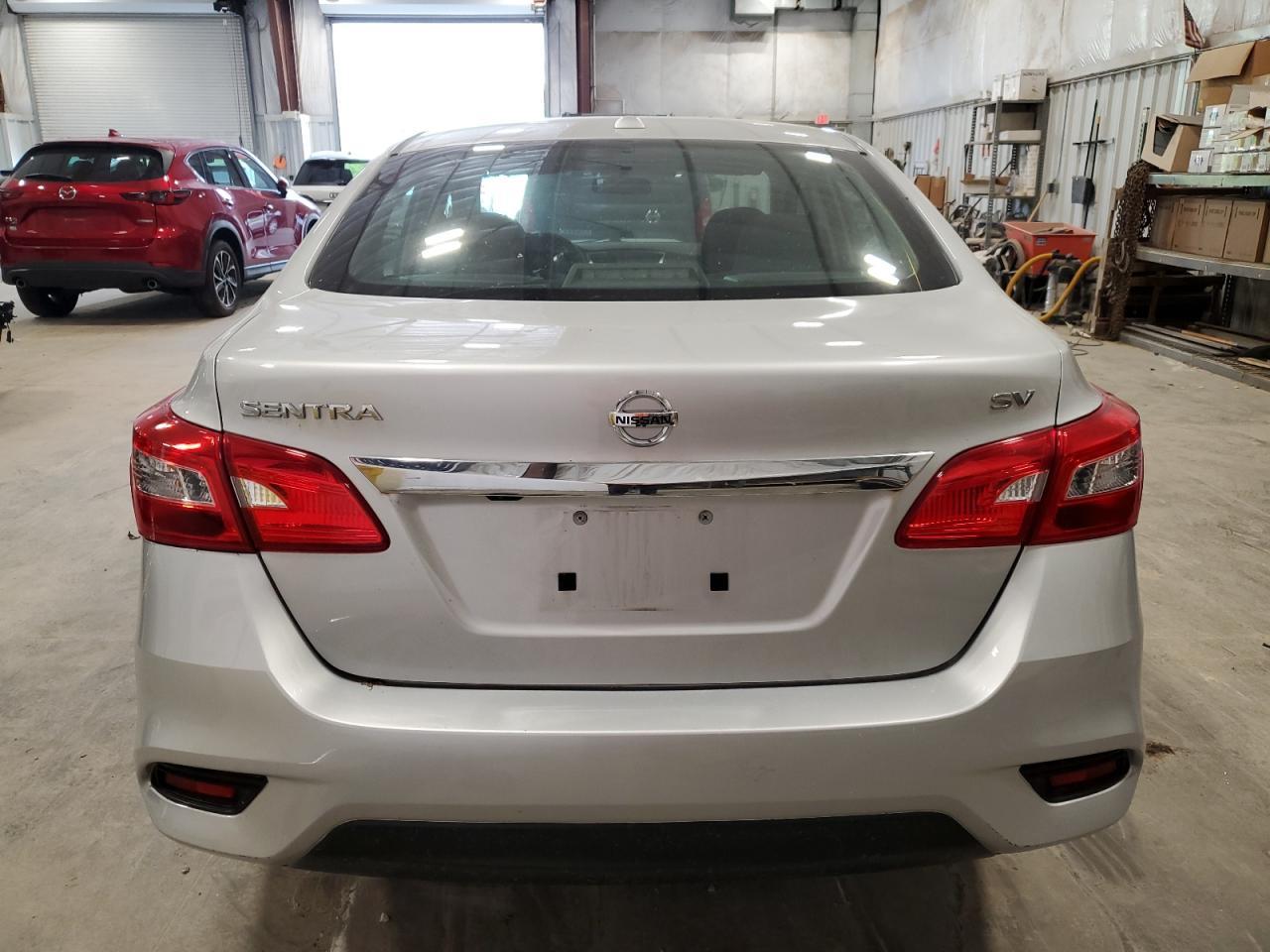 2019 Nissan Sentra S - Фото 6