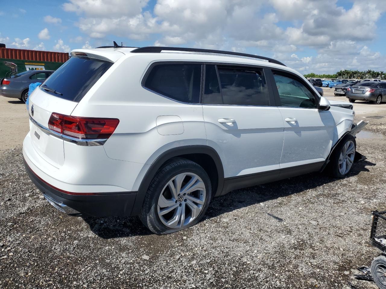 2022 Volkswagen Atlas Se - Фото 3