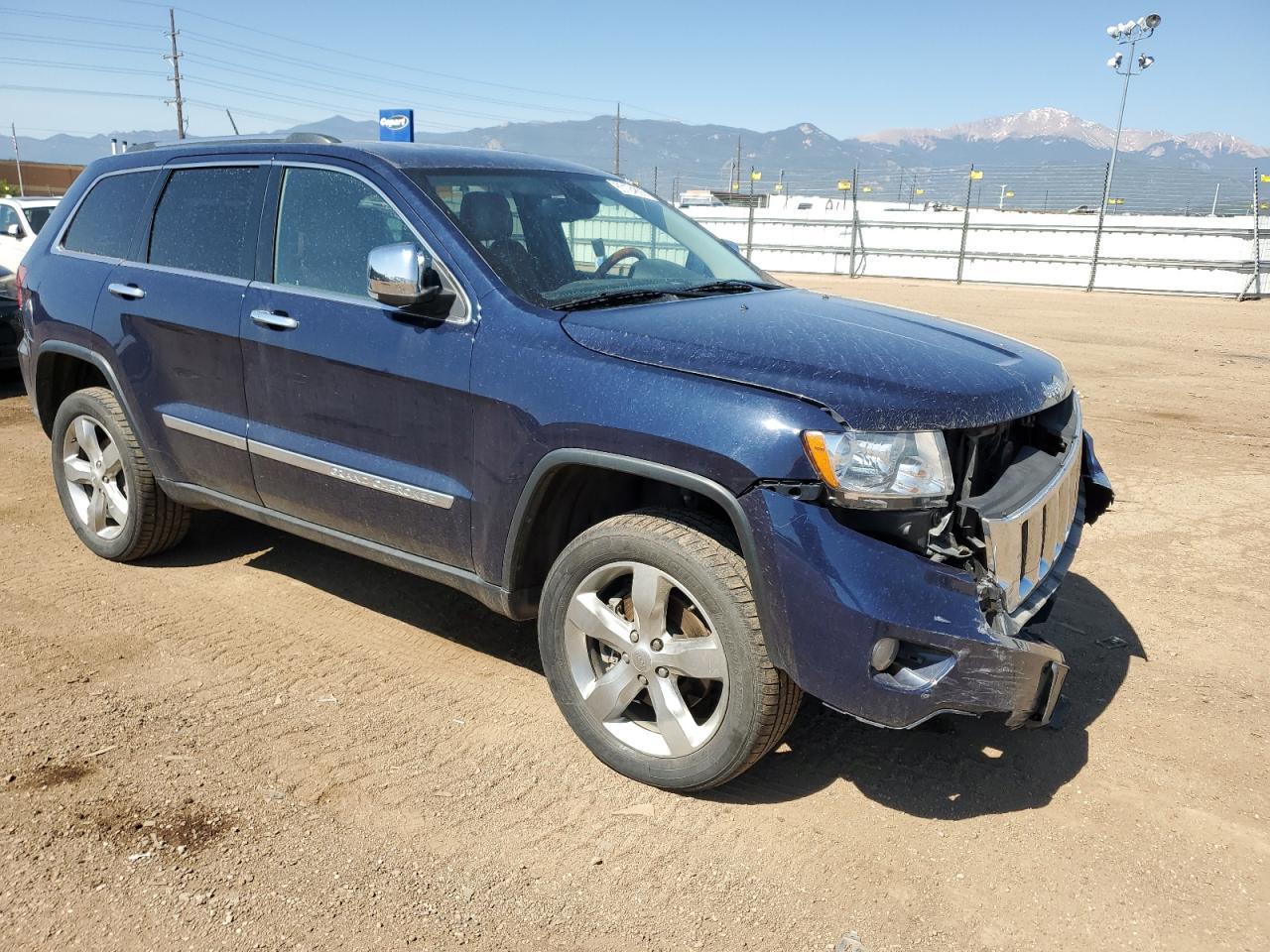 2013 Jeep Grand Cherokee Overland - Image 4