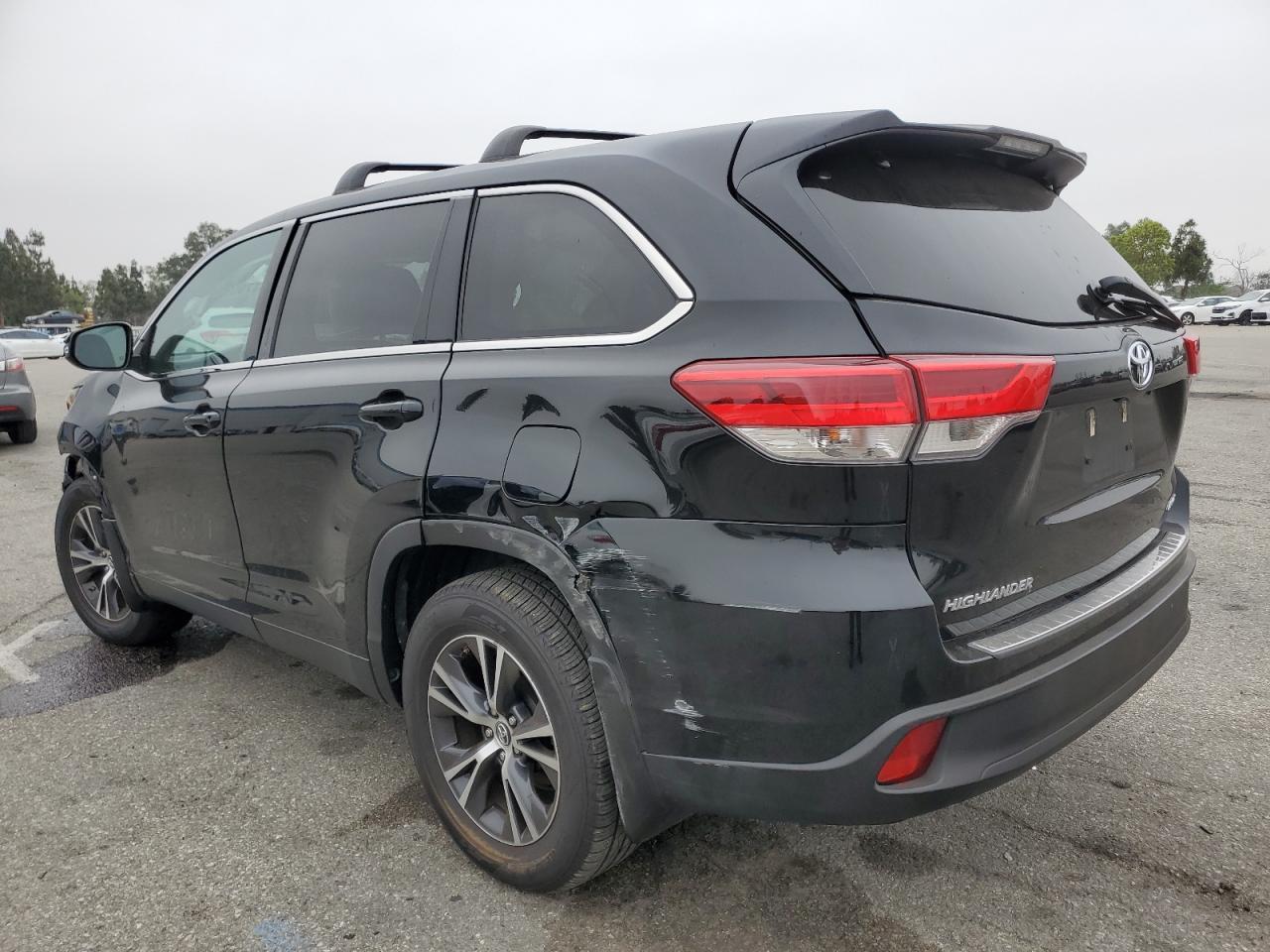 2019 Toyota Highlander Le - Image 2