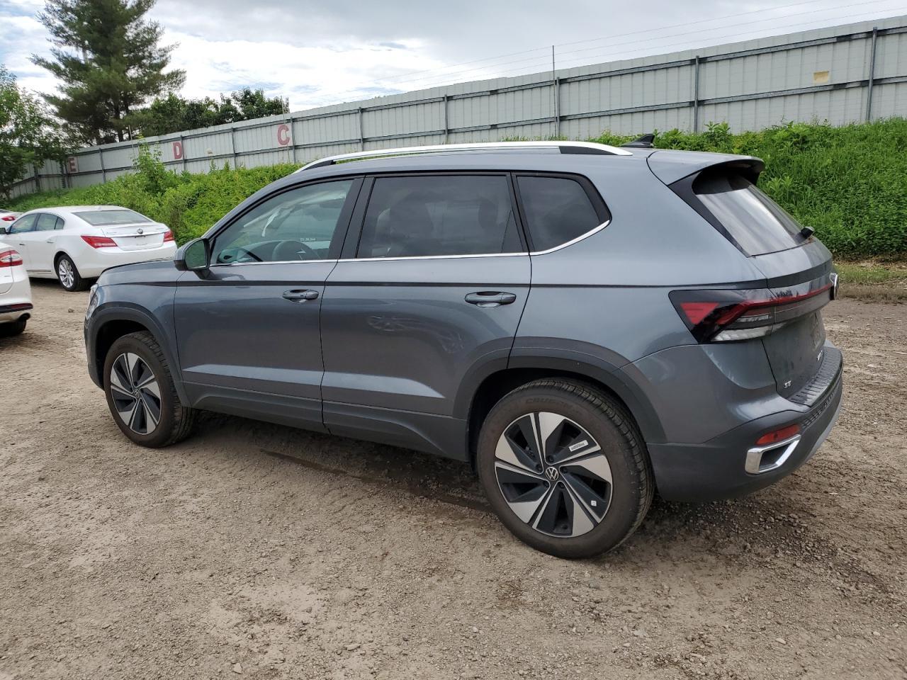 2025 Volkswagen Taos Se - Фото 2