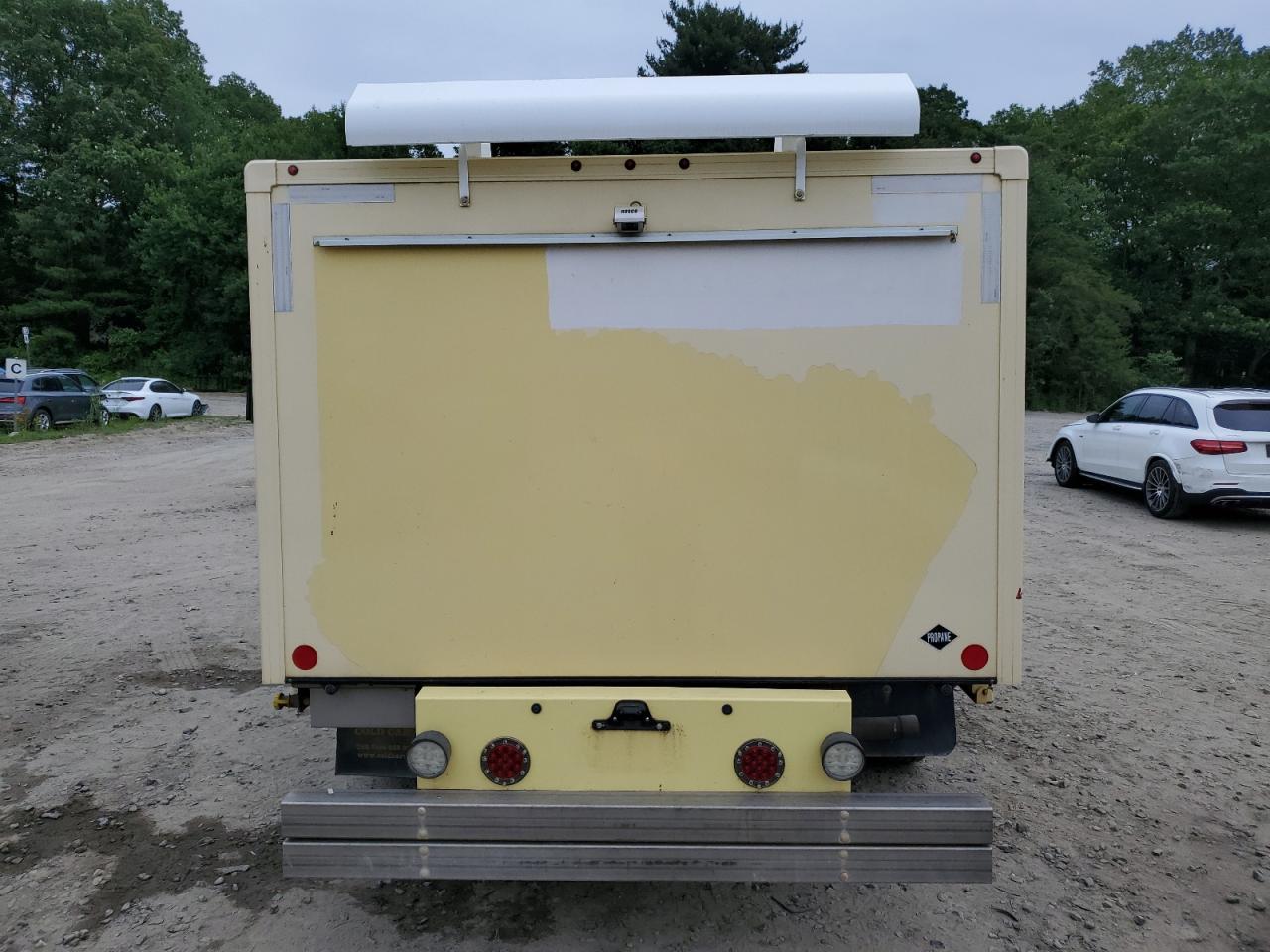 2021 Ford Econoline E450 Super Duty Cutaway Van - Фото 6