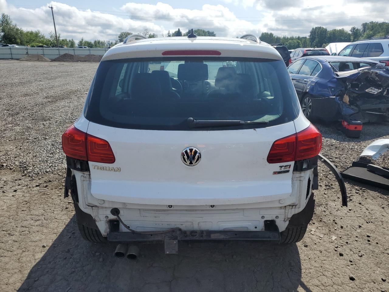 2017 Volkswagen Tiguan S - Image 6
