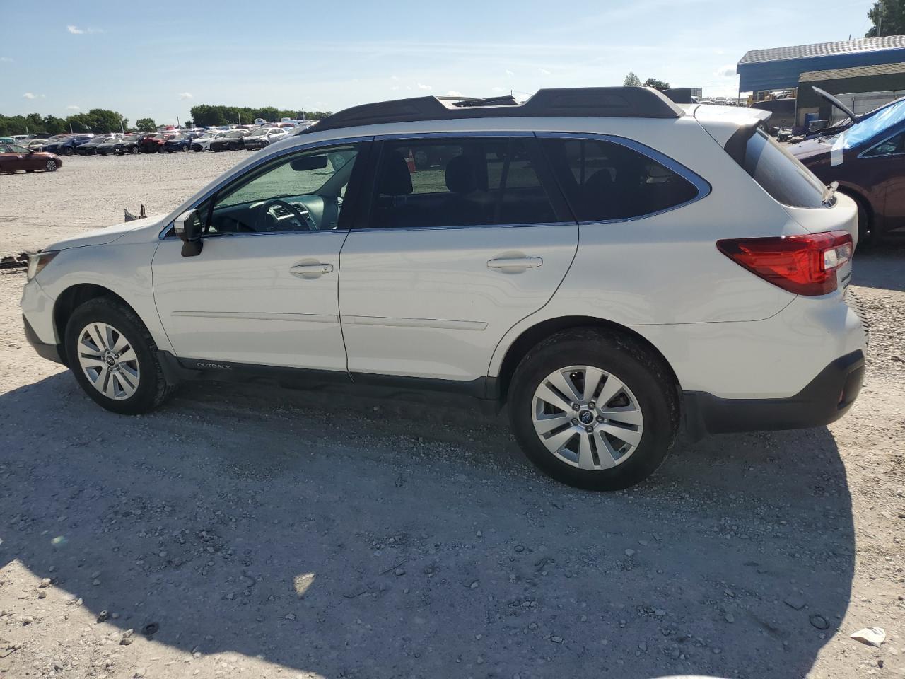 2018 Subaru Outback 2.5I Premium - Фото 2