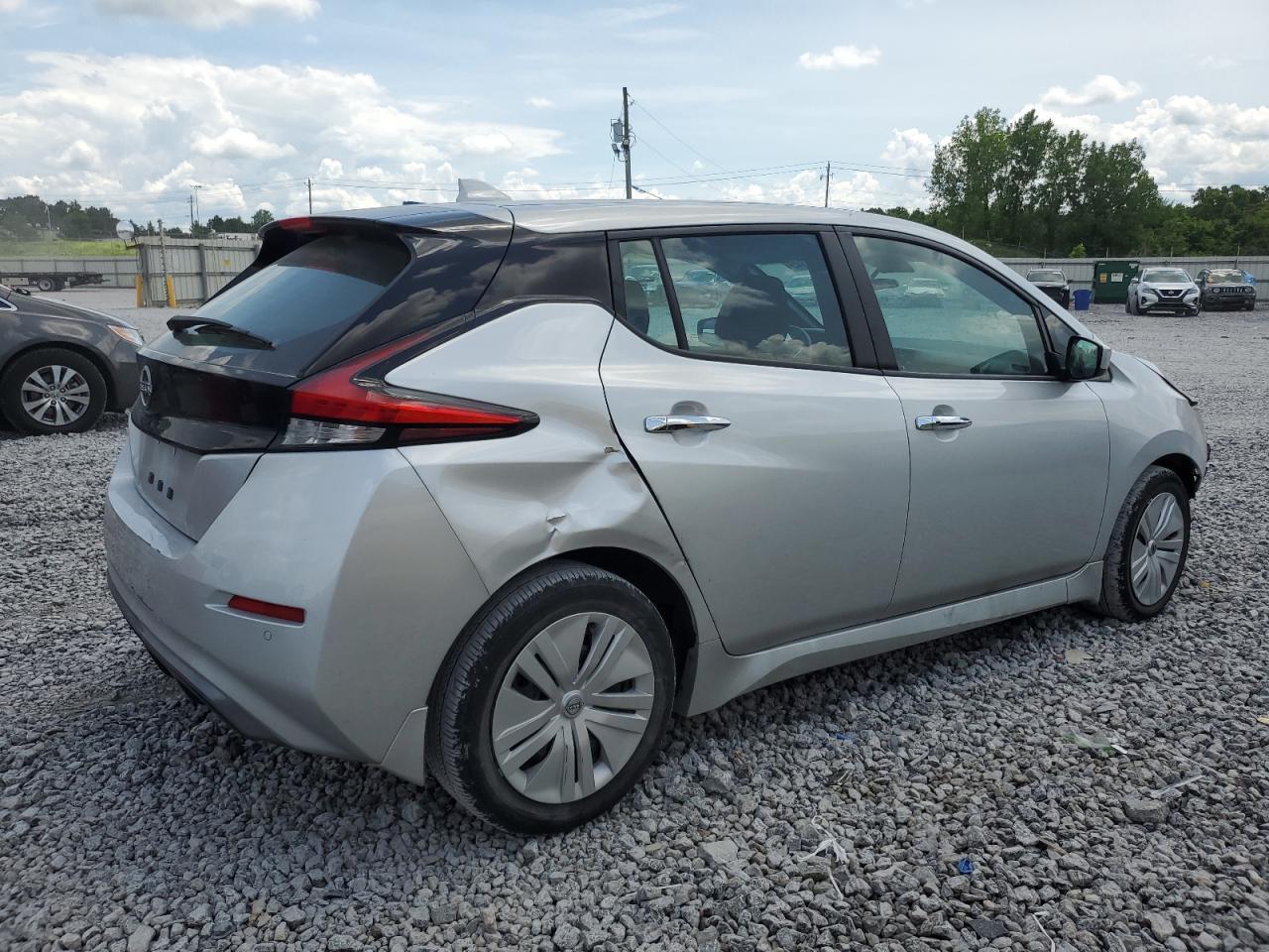 2023 Nissan Leaf S - Image 3